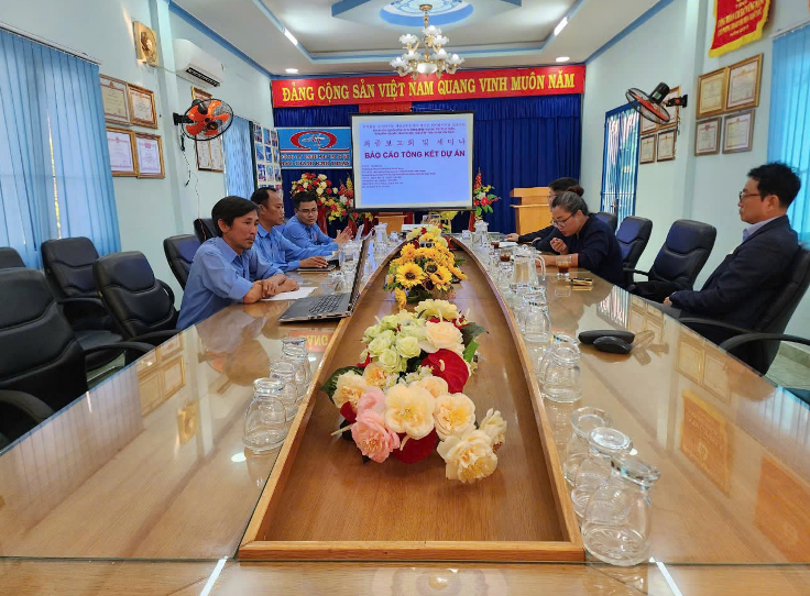 Ninh[-]Thuận:[-]Phát[-]triển[-]công[-]nghệ[-]tiền[-]xử[-]lý[-]rác[-]thải[-]phù[-]hợp[-]với[-]địa[-]phương[-]Việt[-]Nam